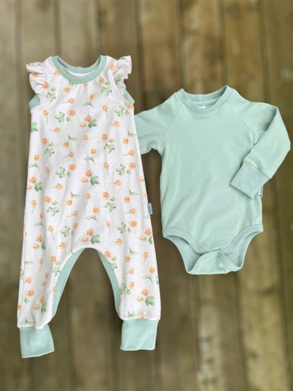 Sett med overall og body str. 80