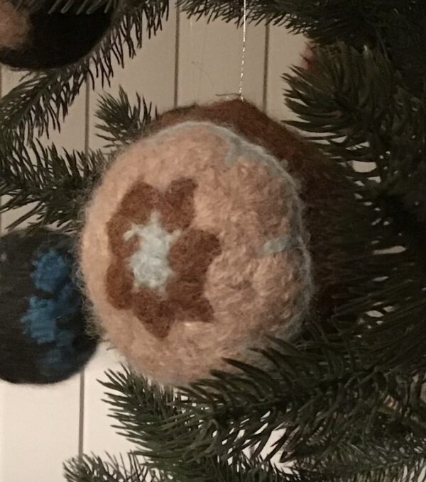 Juletrekule 12