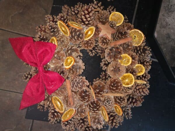 Julekrans med kanelstenger og appelsin - Bilde 2