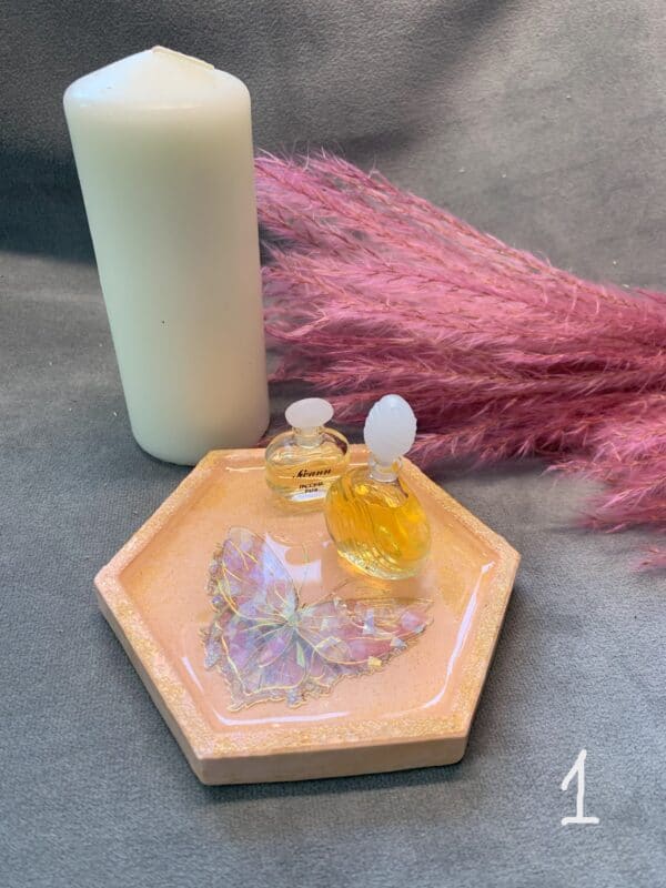 Elegant Epoxy Fat med Holografisk Sommerfugl-aksent