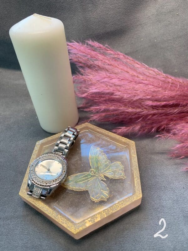 Elegant Epoxy Fat med Holografisk Sommerfugl-aksent - Bilde 2