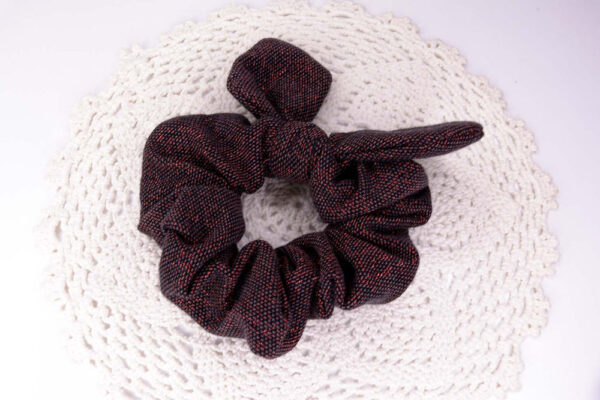 Scrunchie med sløyfe - mørk rødglitrende