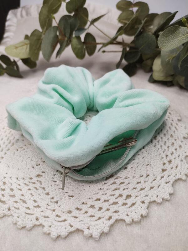 Hemmelighetsfull scrunchie (med glidelåslomme) - mint