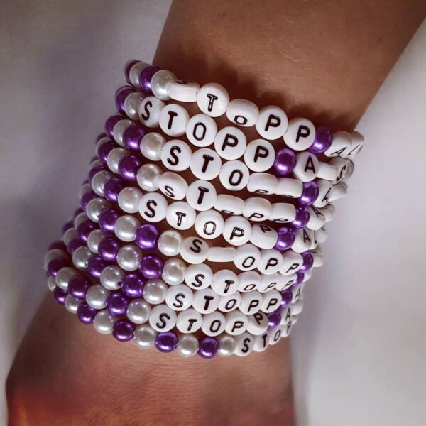 Dame ALS-armbånd «STOPP ALS» (Lilla/hvitt voksperler) - Bilde 2