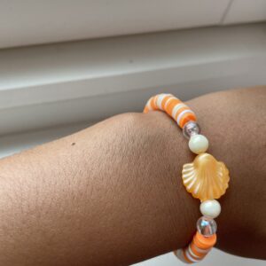 Oransje skjell armbånd med clay beads🧡🤍