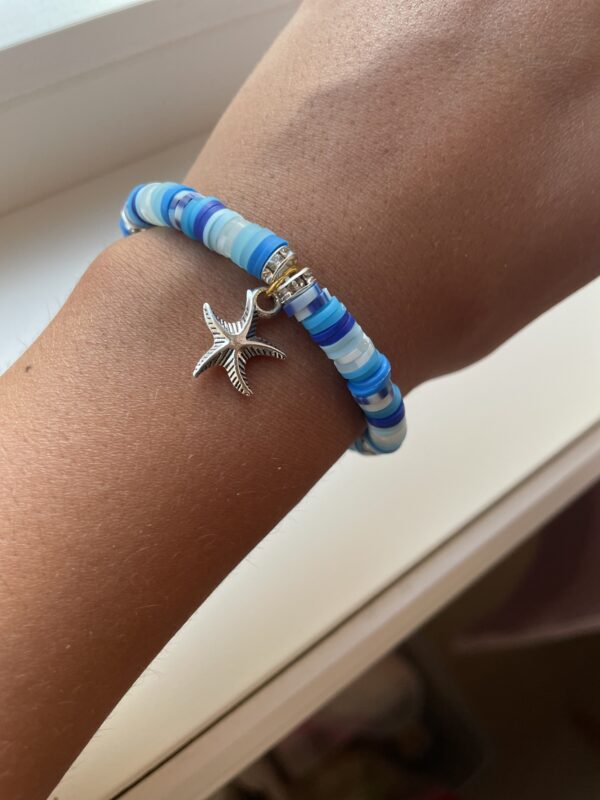 Blå strand armbånd med en sjøstjerne charm🩵💙🤍