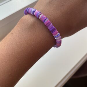 Lilla clay beads armbånd💜🩷🤍