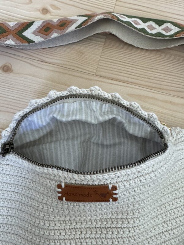 B) Crossbody/ rumpetaske - Bilde 5