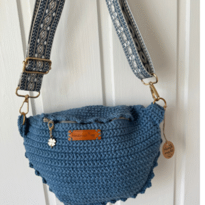B)Crossbody/Rumpetaske