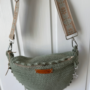 B) Crossbody/Rumpetaske