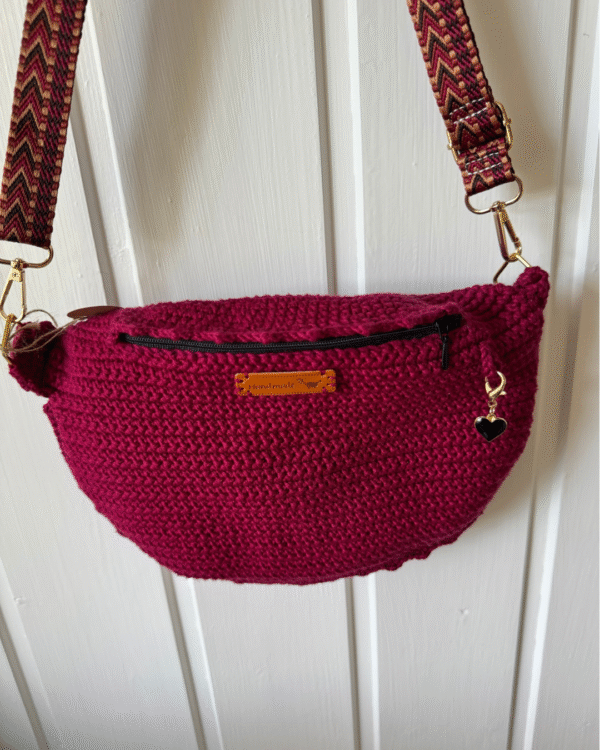 B) Crossbody/Rumpetaske