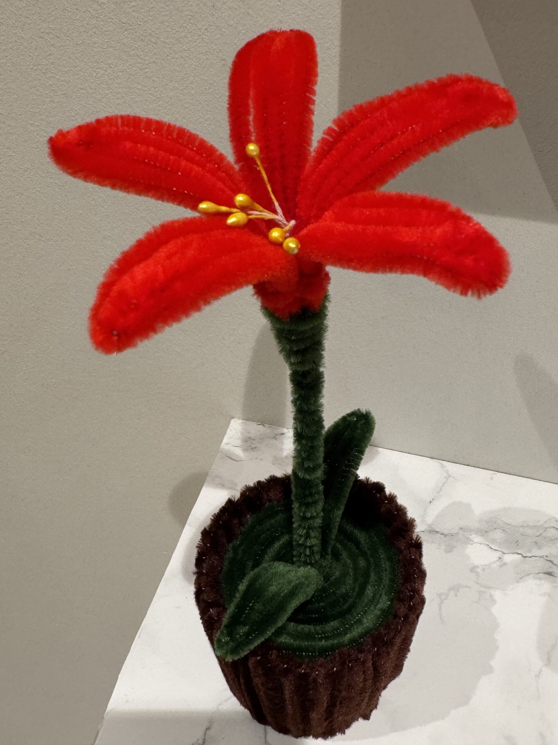 Håndlaget juleblomst av piperensere - Bilde 2