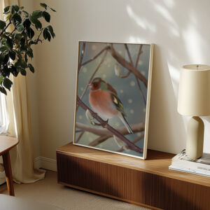 Illustrasjon av en bokfink som sitter på en gren i mykt skogslys.