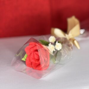 Evigvarende Rose av krepp-papir