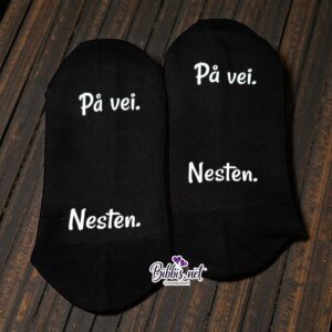 På vei - Nesten sokker