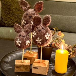 Strikket påskehare egg