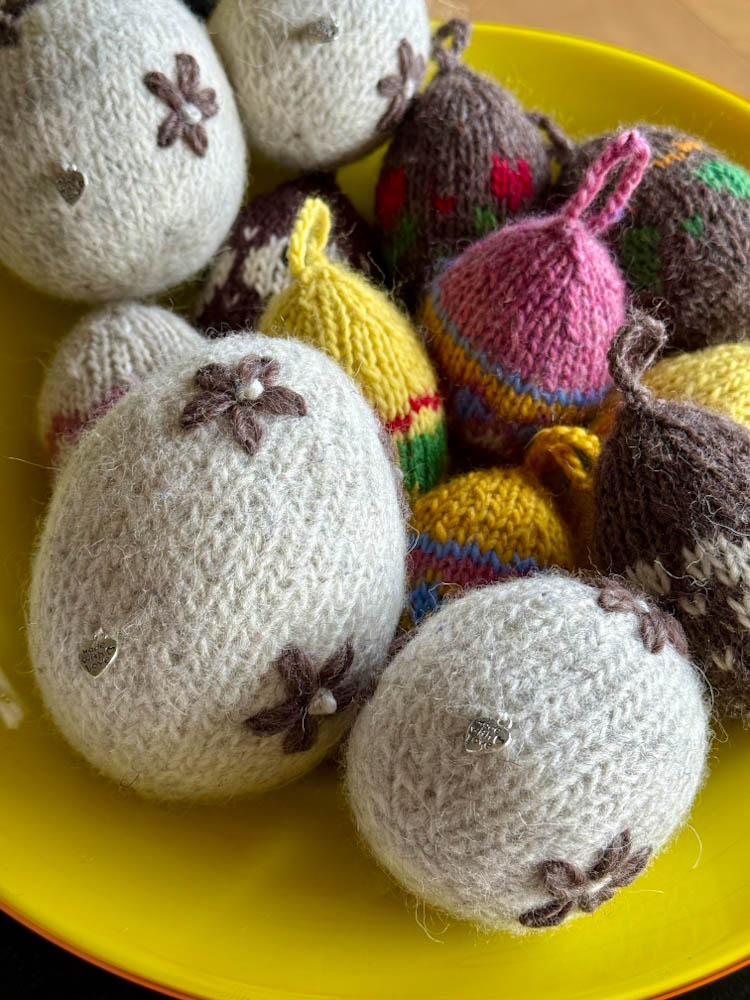 Strikkeoppskrift påskeegg