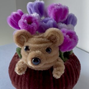 Teddybjørn og tulipaner i potte