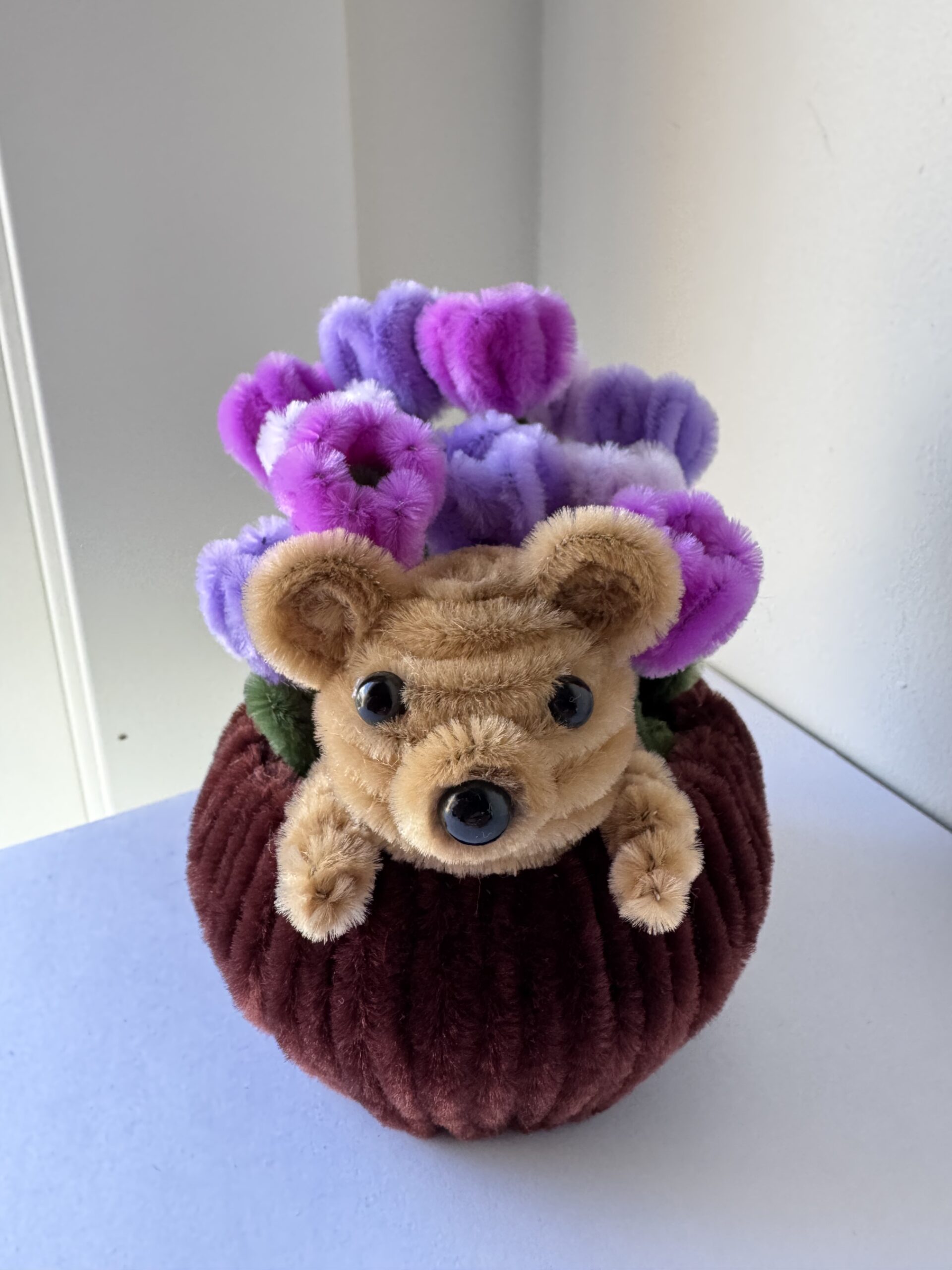 Teddybjørn og tulipaner i potte - Bilde 3