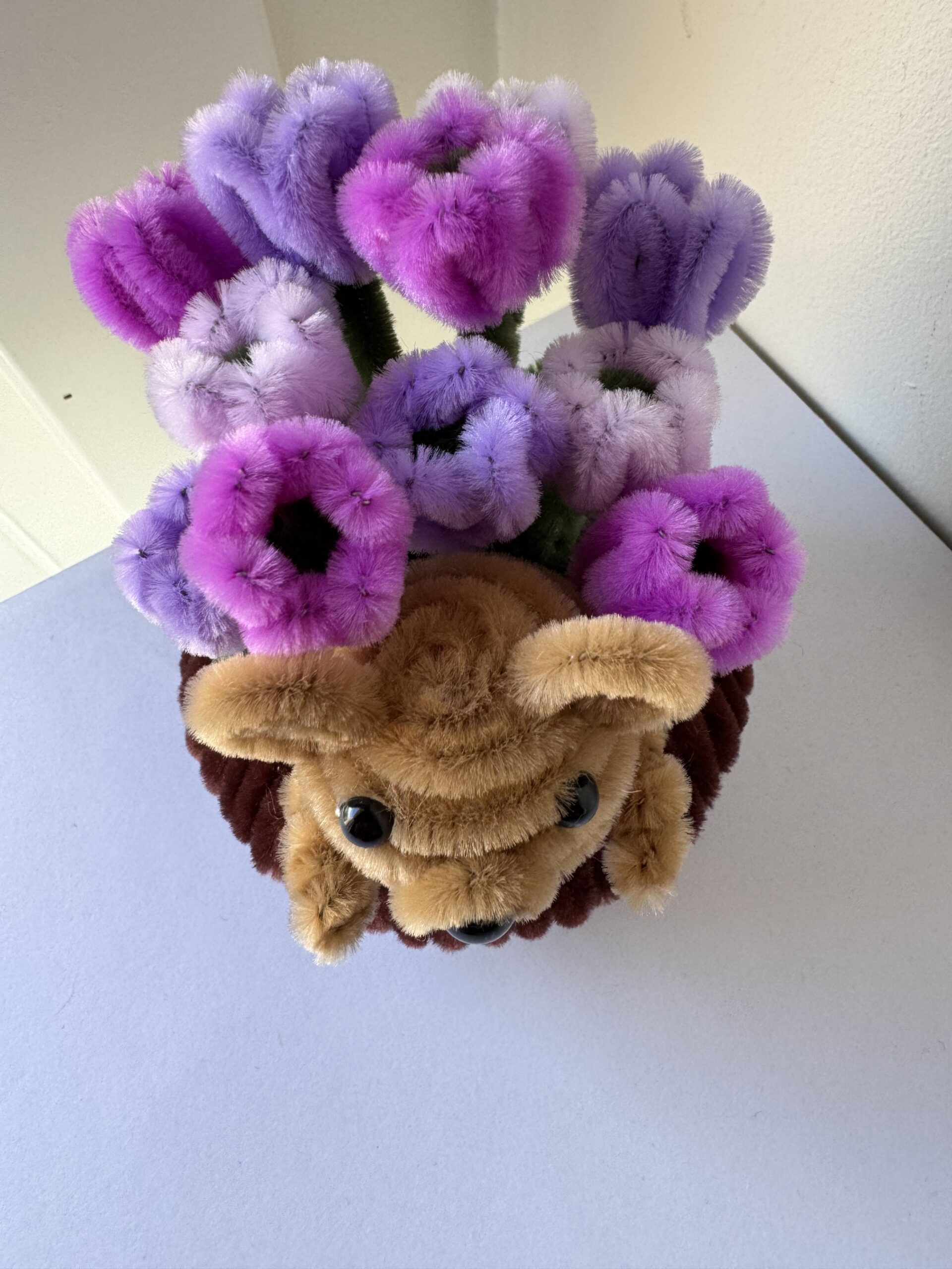 Teddybjørn og tulipaner i potte - Bilde 4