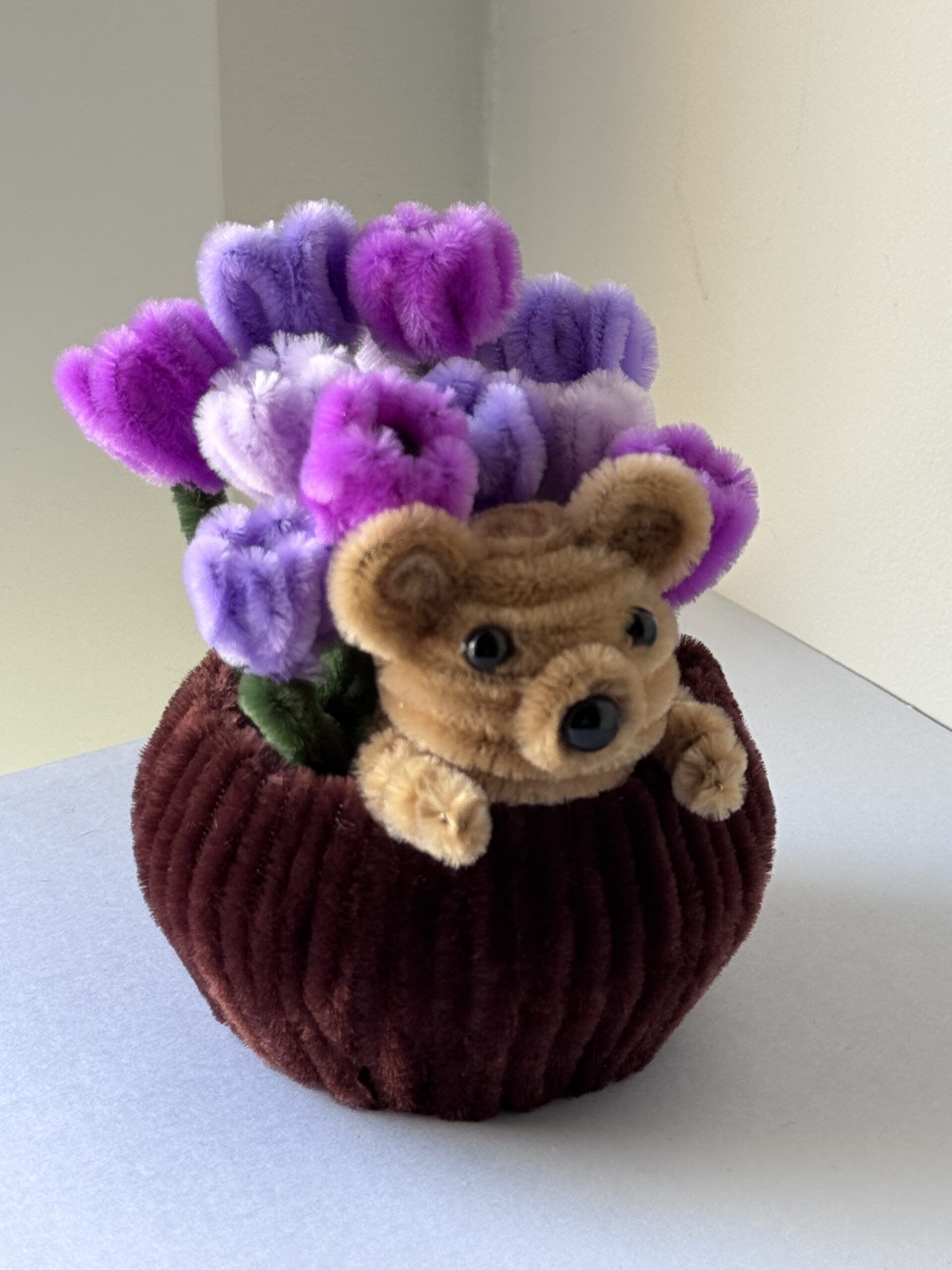 Teddybjørn og tulipaner i potte - Bilde 5